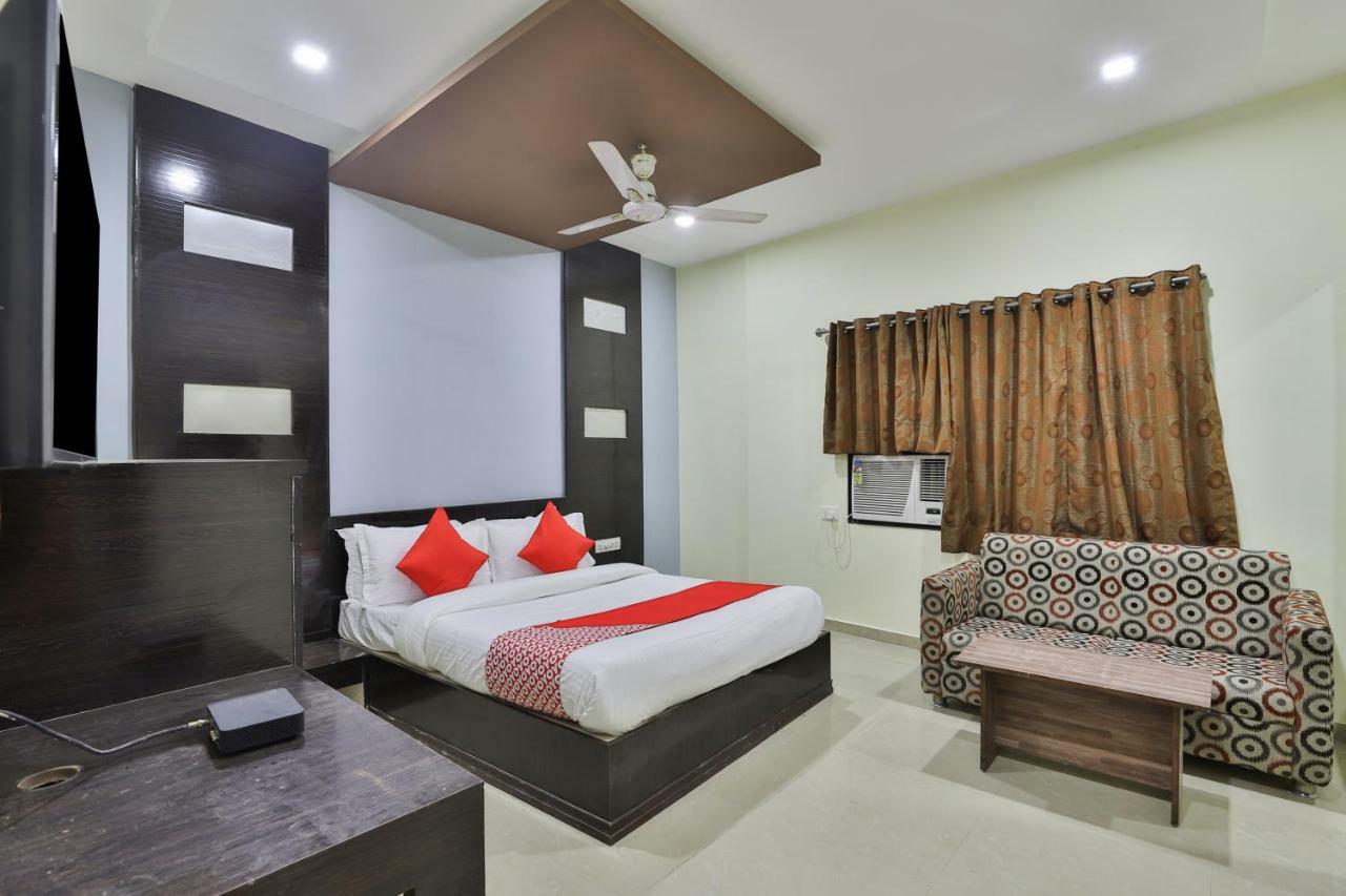 Oyo Flagship 19003 Hotel Rudra Mahal Ахмедабад Экстерьер фото