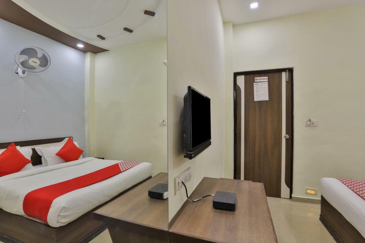 Oyo Flagship 19003 Hotel Rudra Mahal Ахмедабад Экстерьер фото