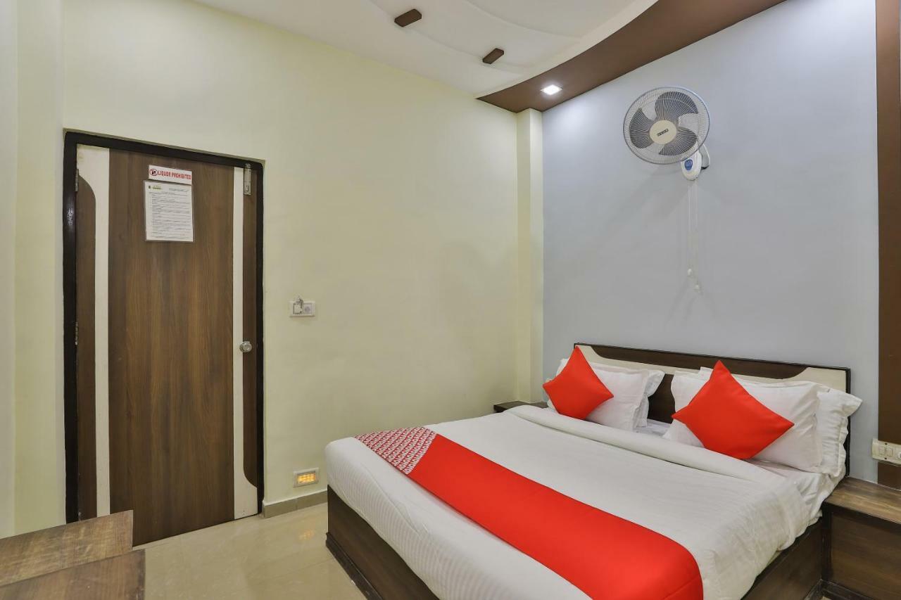 Oyo Flagship 19003 Hotel Rudra Mahal Ахмедабад Экстерьер фото