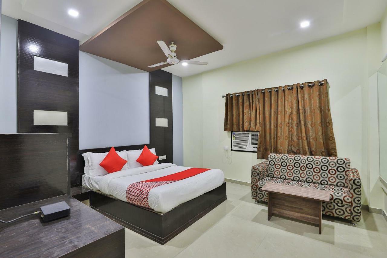 Oyo Flagship 19003 Hotel Rudra Mahal Ахмедабад Экстерьер фото