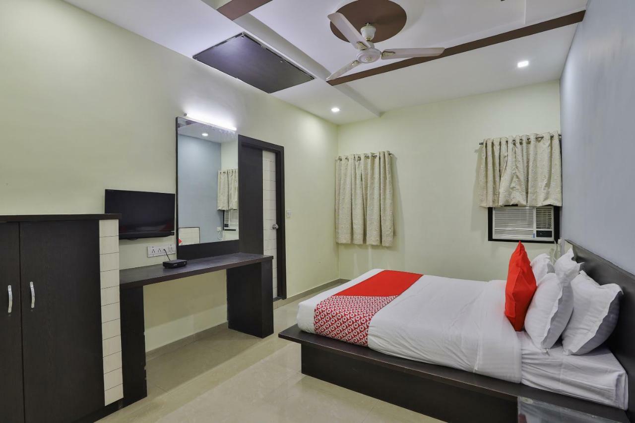 Oyo Flagship 19003 Hotel Rudra Mahal Ахмедабад Экстерьер фото